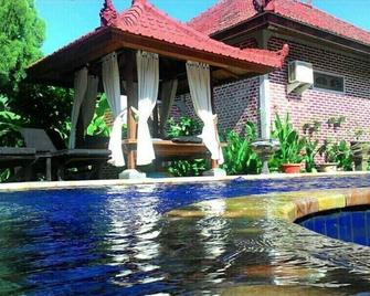 Large room perfect for families - Buleleng - Pool