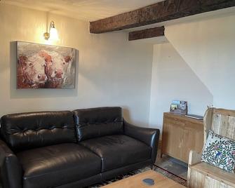 Penny Black Cottage - Ingleton - Living room