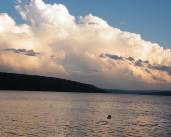 Feel Relaxed, Right On the Lake! Booking for the 2025 Season! - Branchport - Balcón