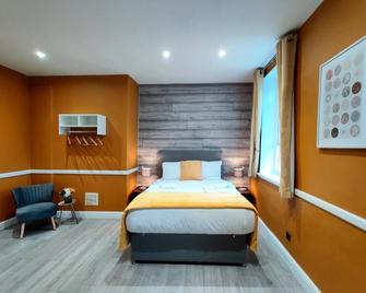 The Swan Hotel - Hythe - Bedroom