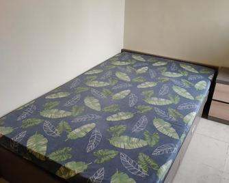 OYO Life 1875 Merah Putih Syariah - Depok - Bedroom