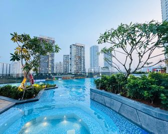 The Lumière Riverside Luxury Suite - Ho Chi Minh City - Pool