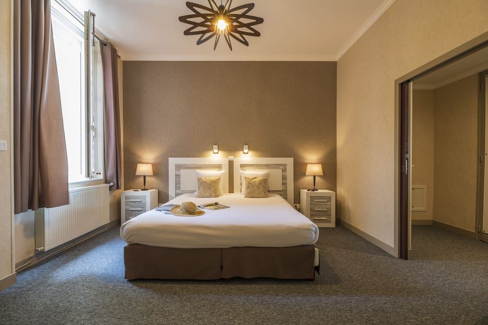 سوريز روياون - لو جروند أوتل دو لا بلاج - رويان - غرفة نوم