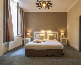 Cerise Royan - Le Grand Hôtel De La Plage - Royan - Yatak Odası