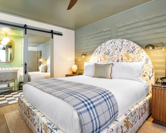 Le Petit Pali at Ocean Ave - Carmel-by-the-Sea - Bedroom
