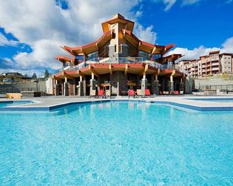 Casa Azul! Pool, Hot Tub, Mountain & Lake Views! - Peachland - Pool