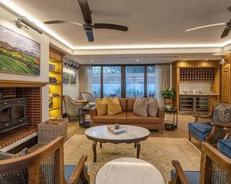 Southern Sun de Wagen - Stellenbosch - Living room