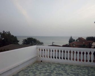 Beachfront Accommodation Yene - Senegal - Toubab Dialaw - Balcony