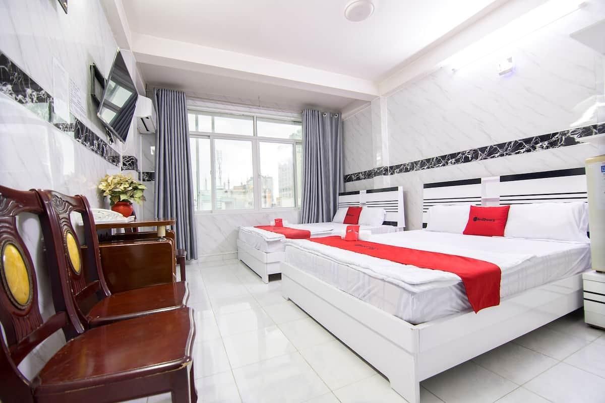 ريد دورز بلس نير بين تان ماركيت