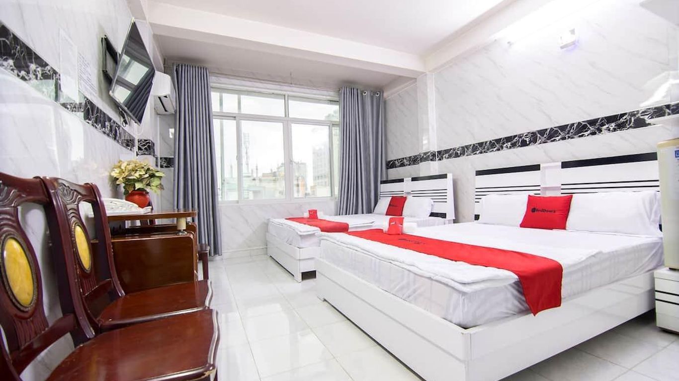 ريد دورز بلس نير بين تان ماركيت