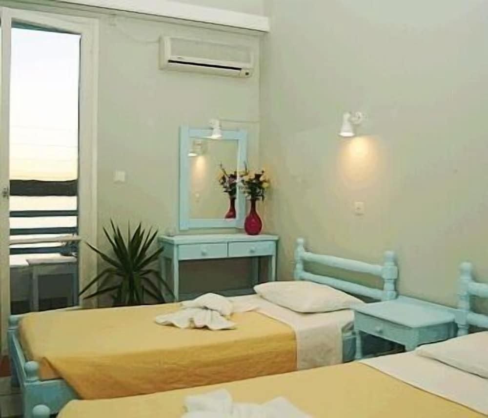 Hotel Paros - פריקיה - חדר שינה