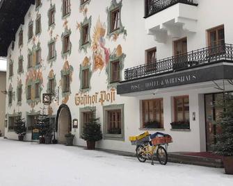 Hotel & Wirtshaus Post - St. Johann in Tirol - Gebäude