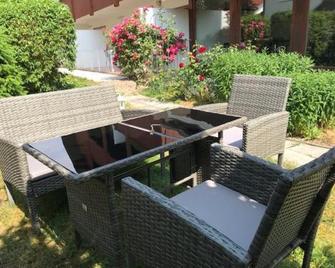 Abendruhe Hotel Garni - Oberhaching - Innenhof