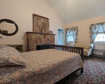2BR Mountain Cabin - with Hot out of the oven Baked Breakfast each morning!! - Cascade-Chipita Park - Habitación