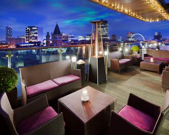 DoubleTree by Hilton Manchester - Piccadilly - Manchester - Varanda