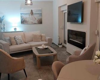 Casa Oasis - Fundão - Living room