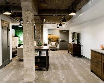 Lower Flat Luxury Suite - 920 SQ FT - Perfect Launchpad for any Adventure - Logan - Lobby