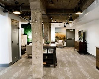 Lower Flat Luxury Suite - 920 SQ FT - Perfect Launchpad for any Adventure - Logan - Lobby
