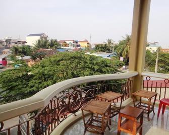 Khemra I Guesthouse - Kampot - Balcón