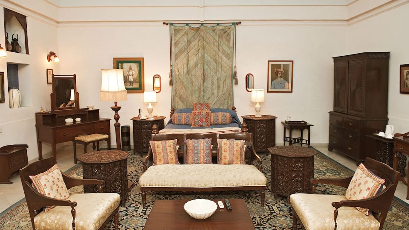 Welcomheritage Bal Samand Lake Palace