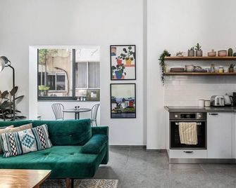 Urban Luxe Apartment - Central TLV with Shelter by Sea N' Rent - Tel Aviv