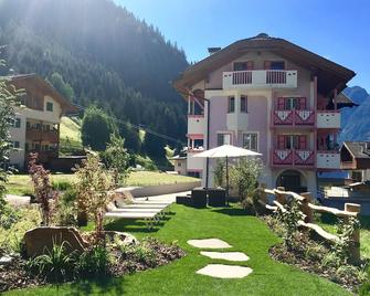B&B Cèsa Planber - Canazei - Edificio