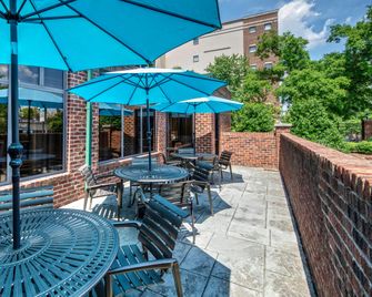 Hampton Inn & Suites Nashville-Vanderbilt-Elliston Place - Nashville - Balcony