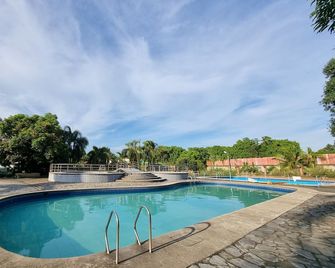 Libertyland Waterpark Resort - Mabalacat - Pool