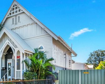 Caboolture Central Motor Inn - Caboolture - Budova