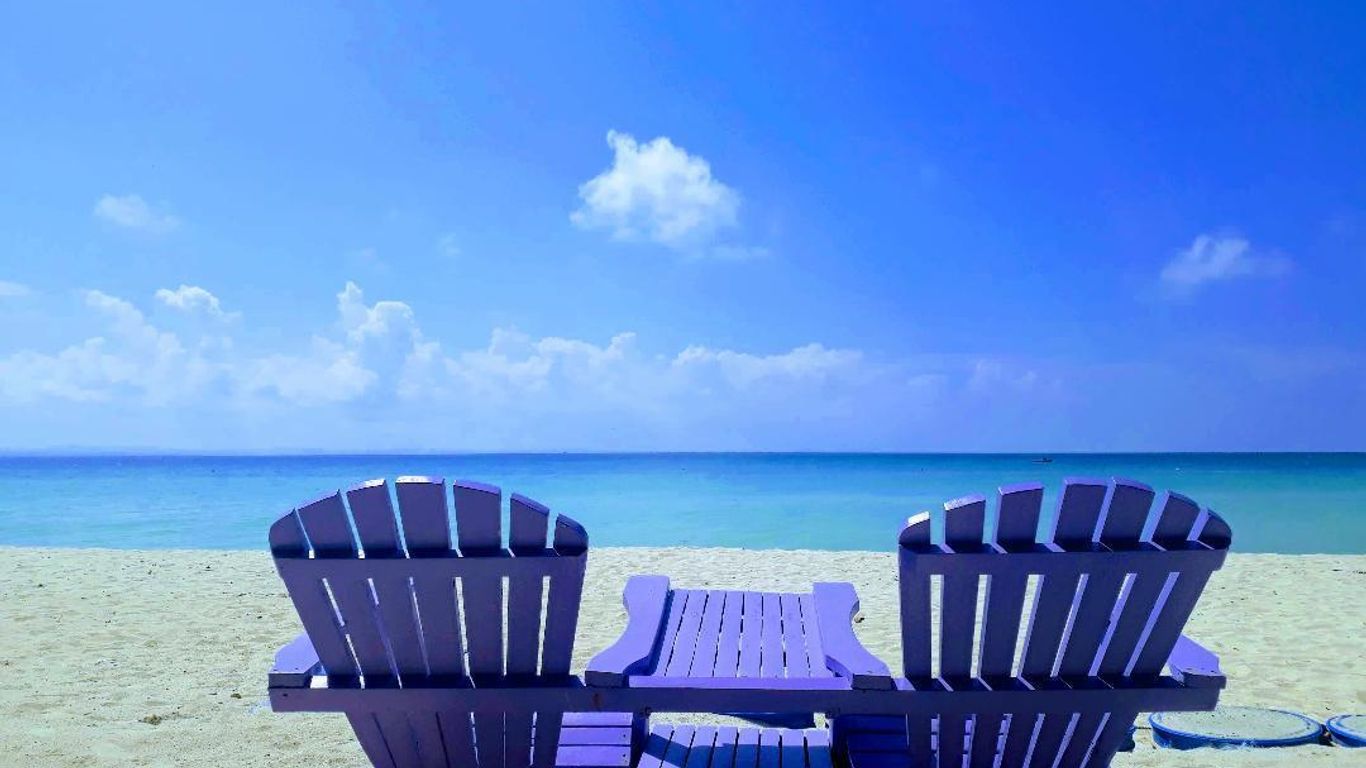 Yooneek Beach Resort