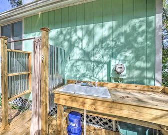Oak Island Home w/ Yard 1 Mi to the Beach! - Oak Island