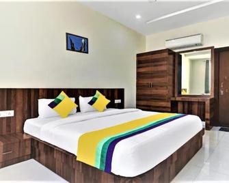 Hotel Ravi Residency - Bharatpur - Bedroom