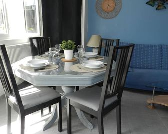 La maison bleue - Фекам - Їдальня