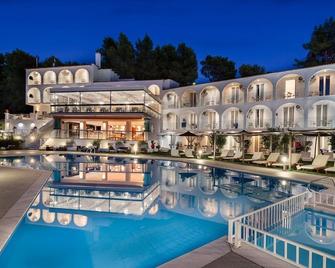 Hotel Punta - Skiathos - Pool