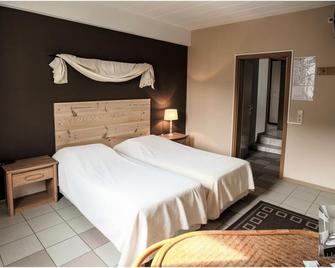 Hotel La Plage - Bouillon - Bedroom
