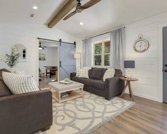 Eagle Bend Modern Farmhouse | Beaver Lake - Springdale - Sala de estar