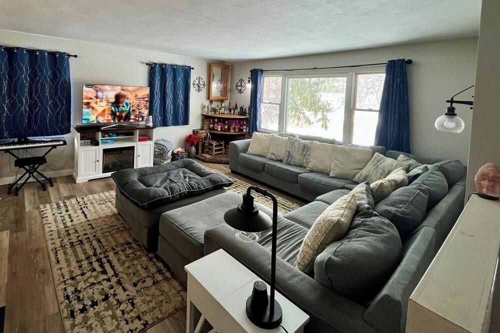Charming 3-bedroom house with Hot Tub - Janesville - Huiskamer