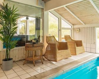 10 Person Holiday Home in Hjorring - Lonstrup - Piscina