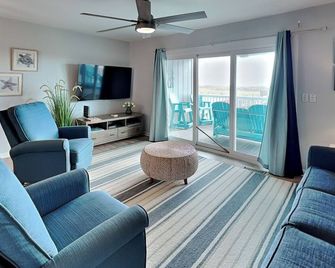 Winds 1 #1B - Sand Castle - Carolina Beach - Living room