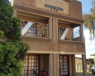 La Picasso Guesthouse - Ermelo - Building