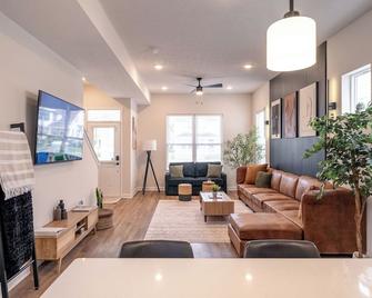 Luxury New 3br Cle Clinic Univcircle Little Italy - Cleveland - Olohuone