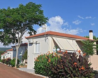 Lagouvardos Apartments - Marathopolis - Außenansicht