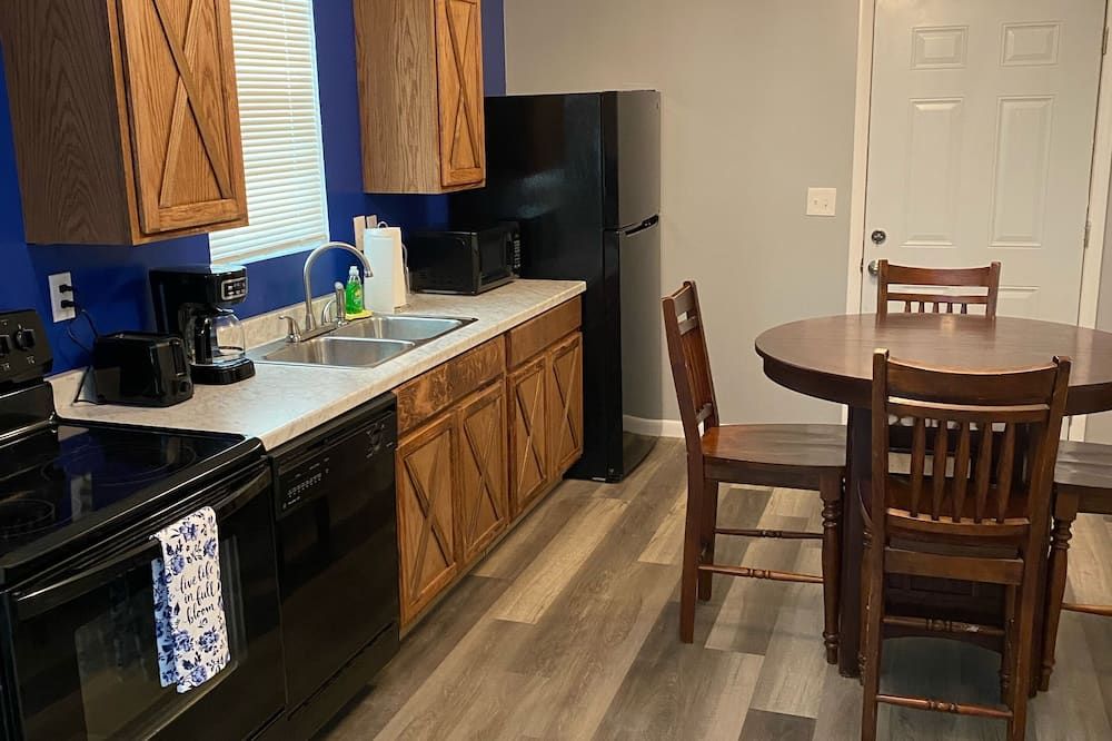 Kitchen view of Barn and bling on Windrock