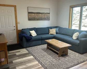 Family friendly retreat near Sioux Falls, SD - Beresford - Sala de estar