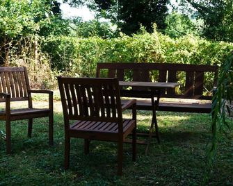 Romantisches Ferienhaus Mitten in der Natur - Wiesbaden - Binnenhof