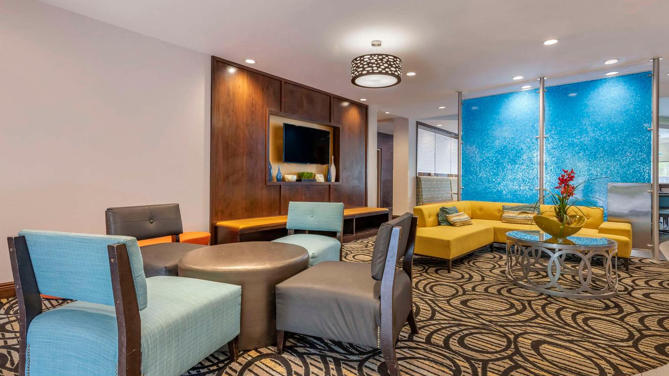 Comfort Suites Fort Lauderdale Airport South & Cruise Port