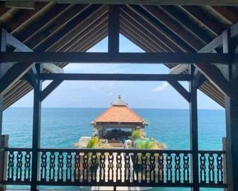Emperor Resort By Bugis - Tioman Island - Balcón