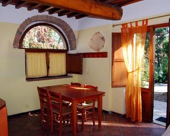 Agriturismo Fattoria Lischeto - Volterra - Dining room