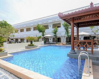 Hotel Pelangi Malang, Kayutangan Heritage - Malang - Bể bơi