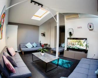 Noclegi Hostel Centrum Mielec - Mielec - Wohnzimmer